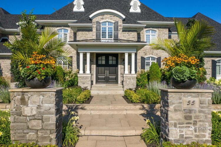 Aménagement-paysager, Aménagement-prestige, Architecture, Architecture-Extétieure, COMMERCIALE, Extérieur de maison luxueuse, Maison de prestige, Maison haut de gamme, PHOTO-DRONE, Résidence-prestige