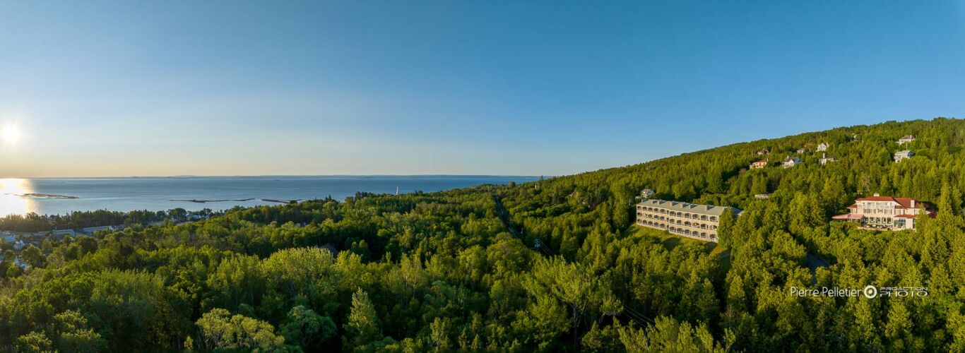 Architecture, Architecture-Extétieure, Auberge, Auberge des falaises, COMMERCIALE, Chateau, Drone_Light, Gite, Hotel, Hotel-exterieur, Manoir, hotel de glace