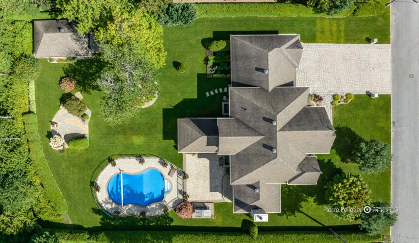 Architecture, Architecture-Extétieure, COMMERCIALE, Extérieur de maison luxueuse, Maison de prestige, Maison haut de gamme, PHOTO-DRONE, Pierre Pelletier, Résidence-prestige, photographe-professionnel-a-quebec, photographie-commerciale, photographie-publicitaire