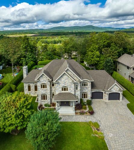 Architecture, Architecture-Extétieure, COMMERCIALE, Extérieur de maison luxueuse, Google-MB_A-publier, Maison de prestige, Maison haut de gamme, PHOTO-DRONE, Pierre Pelletier, Résidence-prestige, photographe-professionnel-a-quebec, photographie-commerciale, photographie-publicitaire