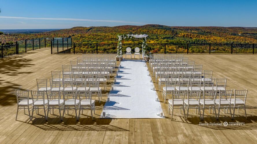 Architecture, Architecture-Extétieure, Auberge, COMMERCIALE, Chateau, Gite, Hotel, Hotel-exterieur, Manoir, PHOTO-DRONE, Pierre Pelletier, hotel de glace, photographe-professionnel-a-quebec, photographie-commerciale, photographie-publicitaire