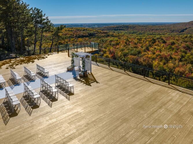 Architecture, Architecture-Extétieure, Auberge, COMMERCIALE, Chateau, Gite, Hotel, Hotel-exterieur, Manoir, PHOTO-DRONE, Pierre Pelletier, hotel de glace, photographe-professionnel-a-quebec, photographie-commerciale, photographie-publicitaire
